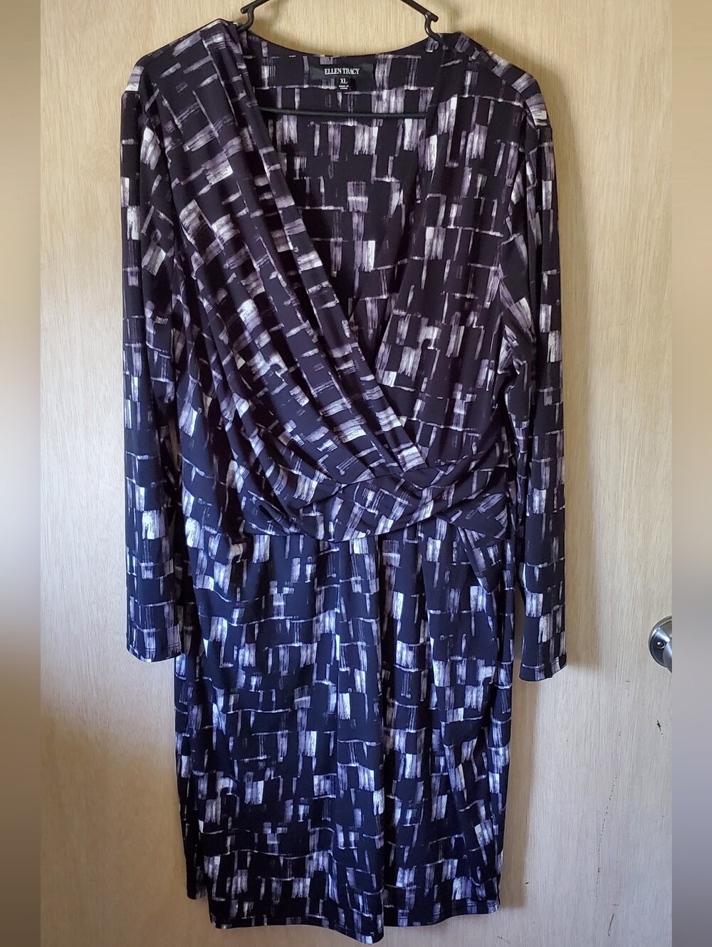 Ellen Tracy Black and White Abstract Print Long Sleeve Dress